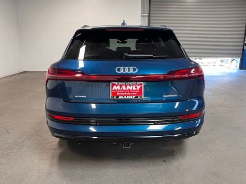 Used 2022 Audi e-tron Premium Plus w/ Premium Plus Package AWD/4WD image 4