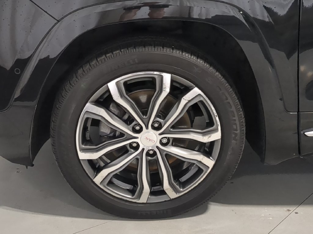 Used 2019 GMC Terrain Denali w/ Advanced Safety Package AWD/4WD image 14
