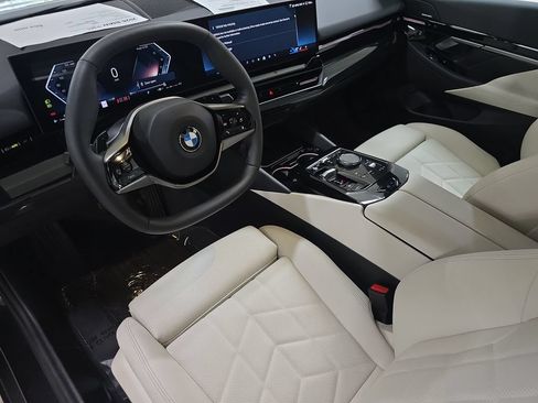 Used 2026 BMW 530i RWD image 19