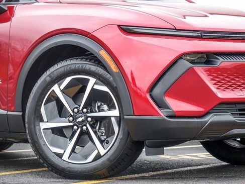 New 2026 Chevrolet Equinox EV LT image 4