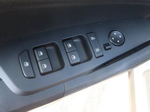 Used 2025 Kia Sportage LX FWD image 14
