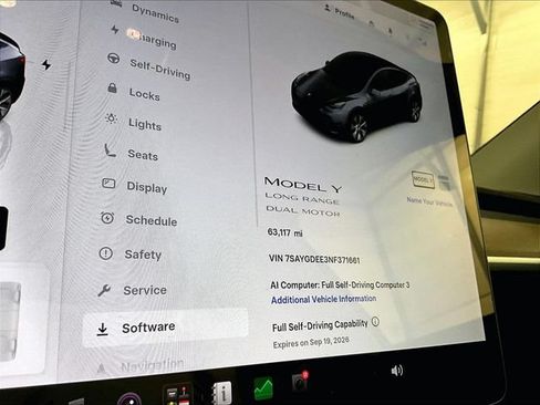 Used 2022 Tesla Model Y Long Range AWD/4WD image 19