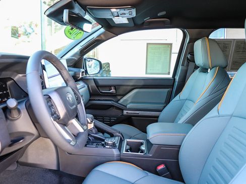 Used 2025 Toyota Tacoma Trailhunter image 24