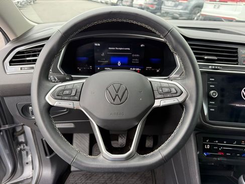 Used 2023 Volkswagen Tiguan SE FWD image 17