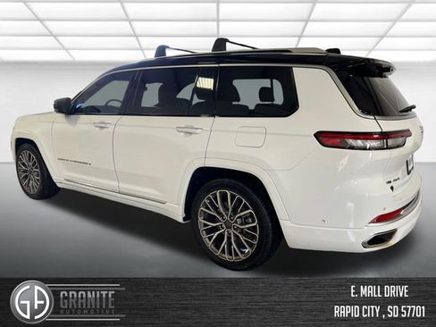 Used 2021 Jeep Grand Cherokee L Summit AWD/4WD image 3