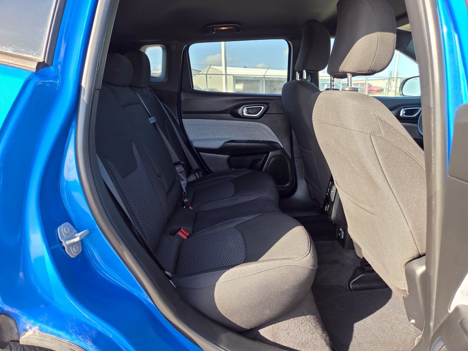 Used 2023 Jeep Compass Sport AWD/4WD image 17