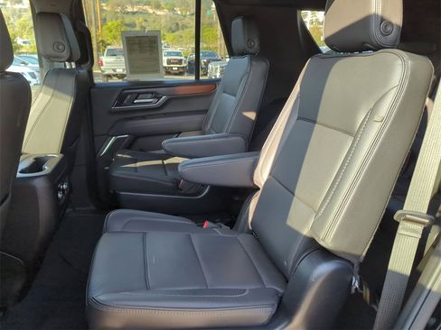 Certified 2025 GMC Yukon Denali image 24