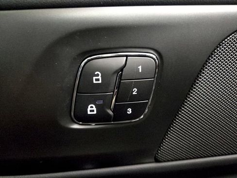 Used 2025 Lincoln Nautilus Premier w/ Equipment Group 102A image 21