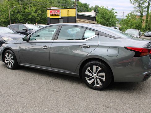 Used 2019 Nissan Altima 2.5 S FWD image 11