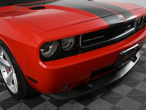 Used 2010 Dodge Challenger SRT8 image 32