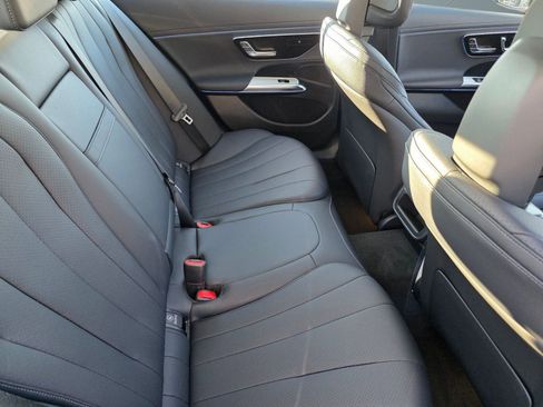 New 2026 Mercedes-Benz E 350 4MATIC Sedan image 23