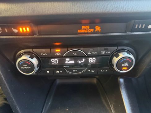 Used 2018 MAZDA MAZDA3 Grand Touring w/ Premium Equipment Package image 19