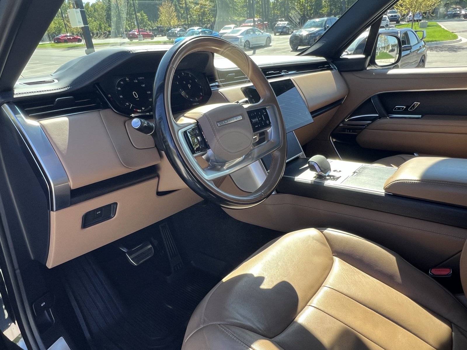 Used 2024 Land Rover Range Rover SE AWD/4WD image 16