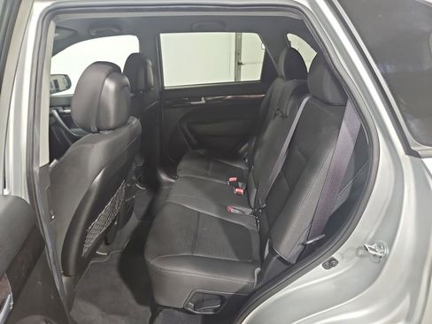 Used 2015 Kia Sorento LX FWD image 23