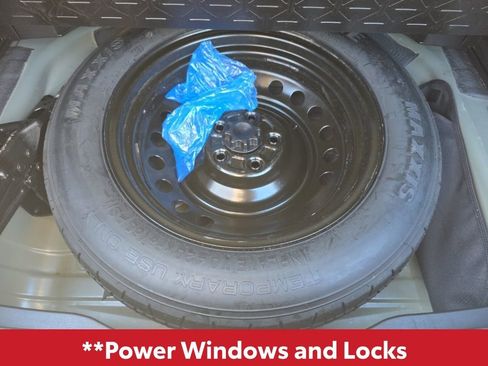 Used 2022 Toyota RAV4 XLE w/ Convenience Package image 14