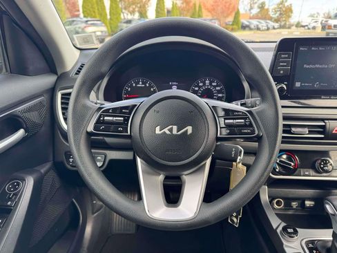 Used 2023 Kia Seltos LX image 13