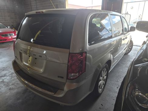 Used 2014 Dodge Grand Caravan SE w/ Quick Order Package 29E SE FWD image 4