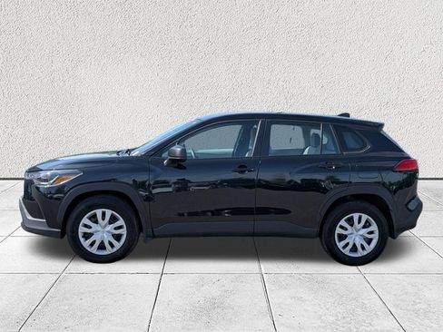 Used 2025 Toyota Corolla Cross L AWD/4WD image 6