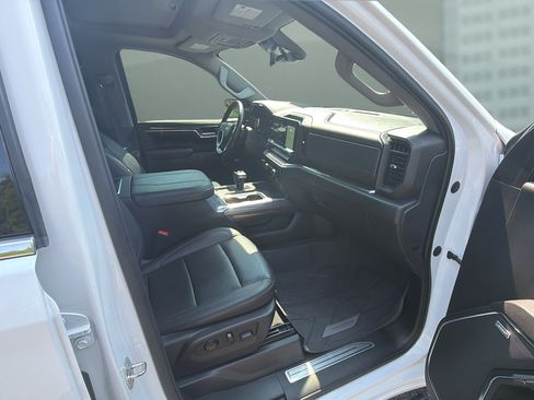 Used 2024 Chevrolet Silverado 1500 LTZ w/ Technology Package AWD/4WD image 16