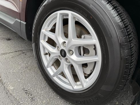 Used 2024 Ford Edge SEL image 9