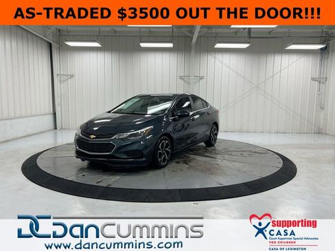 Used 2018 Chevrolet Cruze LT FWD image 1