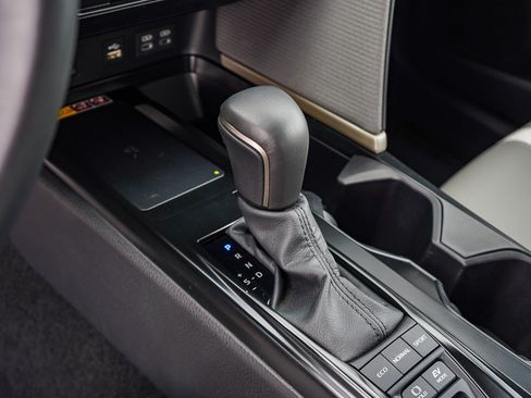 Certified 2025 Toyota Camry SE w/ Convenience Package FWD image 22