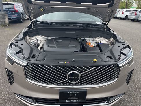 Certified 2025 Volvo XC90 T8 Ultra AWD/4WD image 29