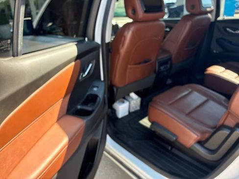 Used 2019 Chevrolet Traverse High Country w/ LPO, Floor Liner Package AWD/4WD image 12