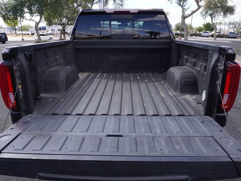 Certified 2022 GMC Sierra 1500 AT4 w/ AT4 Premium Package image 9