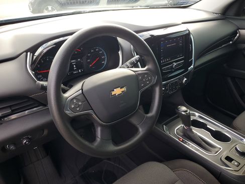 Used 2020 Chevrolet Traverse LS image 21