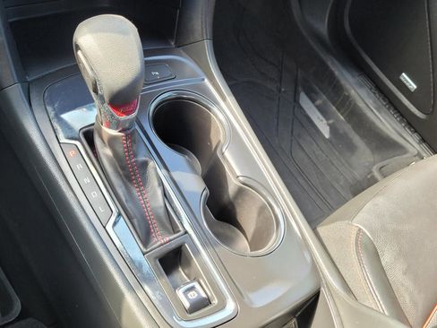 Used 2023 Chevrolet Equinox RS w/ RS Leather Package FWD image 31