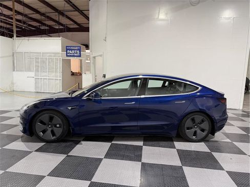 Used 2018 Tesla Model 3 Long Range image 8