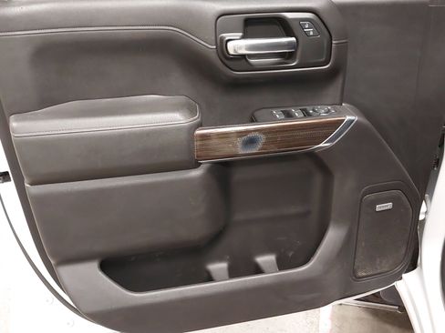 Used 2019 Chevrolet Silverado 1500 RST image 24