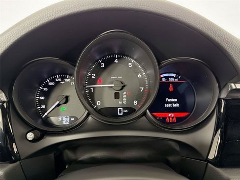Certified 2026 Porsche Macan AWD/4WD image 19