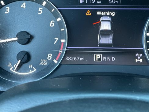 Used 2023 Nissan Frontier SV image 19