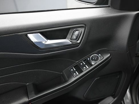 Certified 2025 Ford Escape ST-Line AWD/4WD image 11