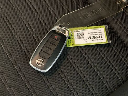 Used 2025 Nissan Rogue SV AWD/4WD image 19
