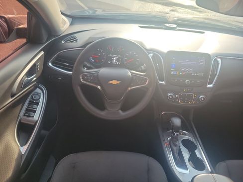 Used 2021 Chevrolet Malibu LT image 12