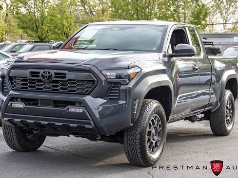 Used 2025 Toyota Tacoma PreRunner w/ TRD Prerunner Upgrade Package image 12