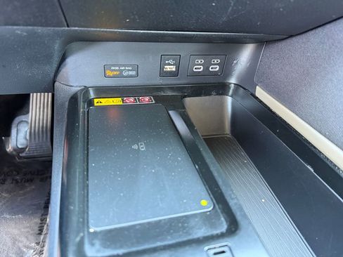 Used 2025 Toyota Camry LE FWD image 27