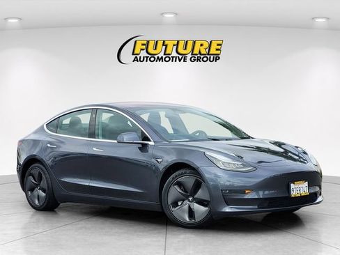 Used 2019 Tesla Model 3 Mid Range image 1