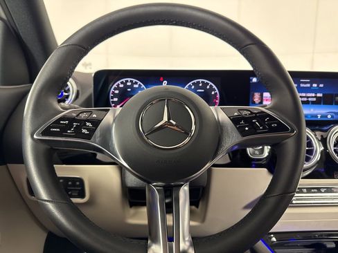 Certified 2025 Mercedes-Benz GLA 250 4MATIC image 34