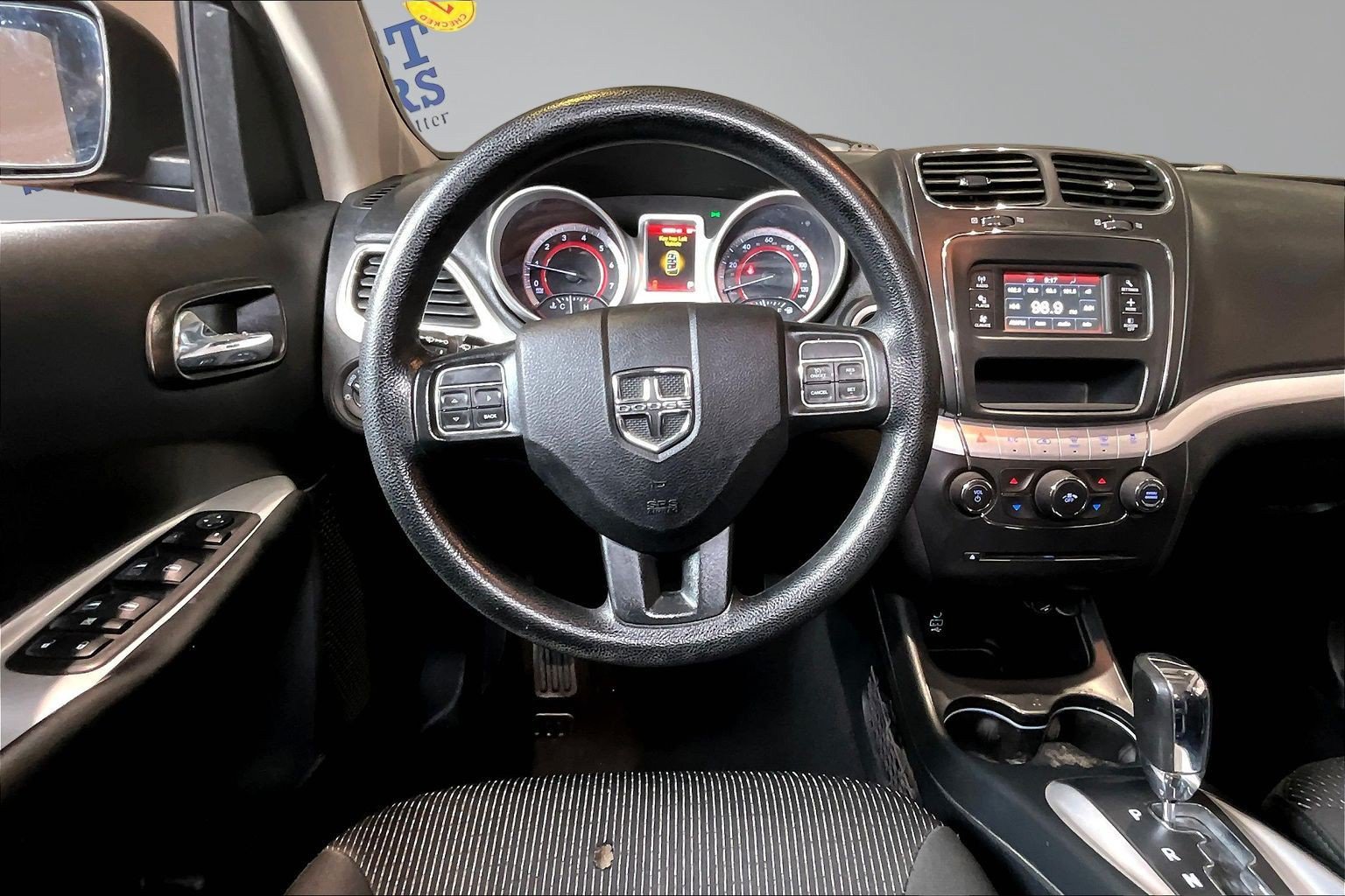 Used 2020 Dodge Journey SE w/ Blacktop Package FWD image 9