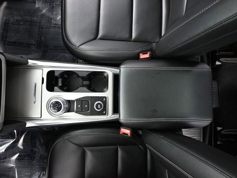 Used 2022 Ford Explorer XLT w/ Equipment Group 202A image 35