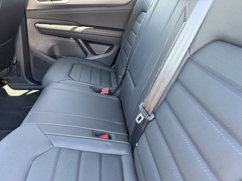 New 2026 Volkswagen Atlas Cross Sport SEL AWD/4WD image 16