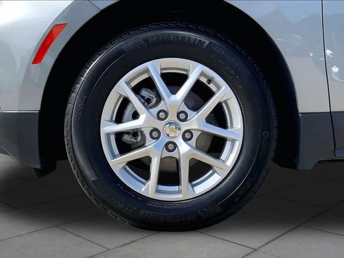 Used 2024 Chevrolet Equinox LT FWD image 11