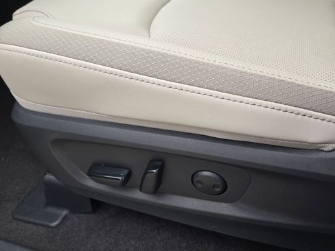 New 2026 Nissan Pathfinder SL AWD/4WD image 18