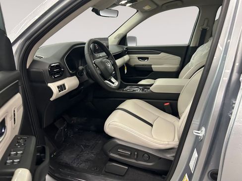 New 2026 Honda Pilot Touring image 15