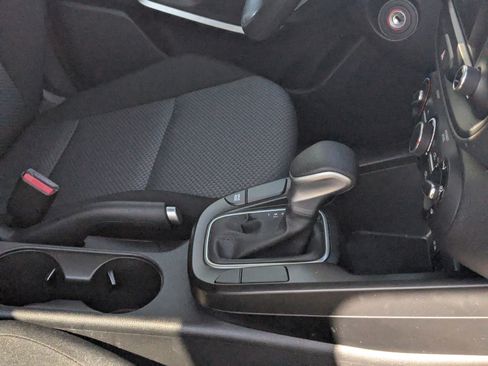 Certified 2025 Kia Soul LX image 9