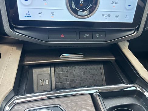 Used 2022 Ford Expedition Max Limited AWD/4WD image 18